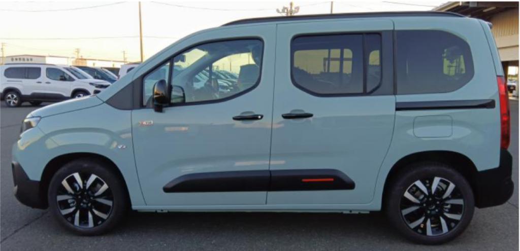 ベルランゴ新色？